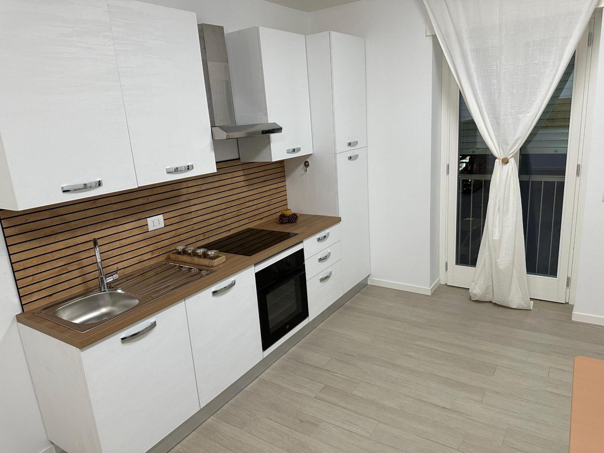 Casa Ideale Tim Appartmanti Moderni Vicina Al Centro Lecco Exterior foto