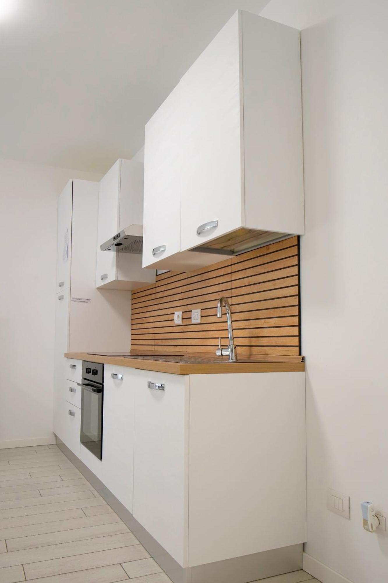Casa Ideale Tim Appartmanti Moderni Vicina Al Centro Lecco Exterior foto
