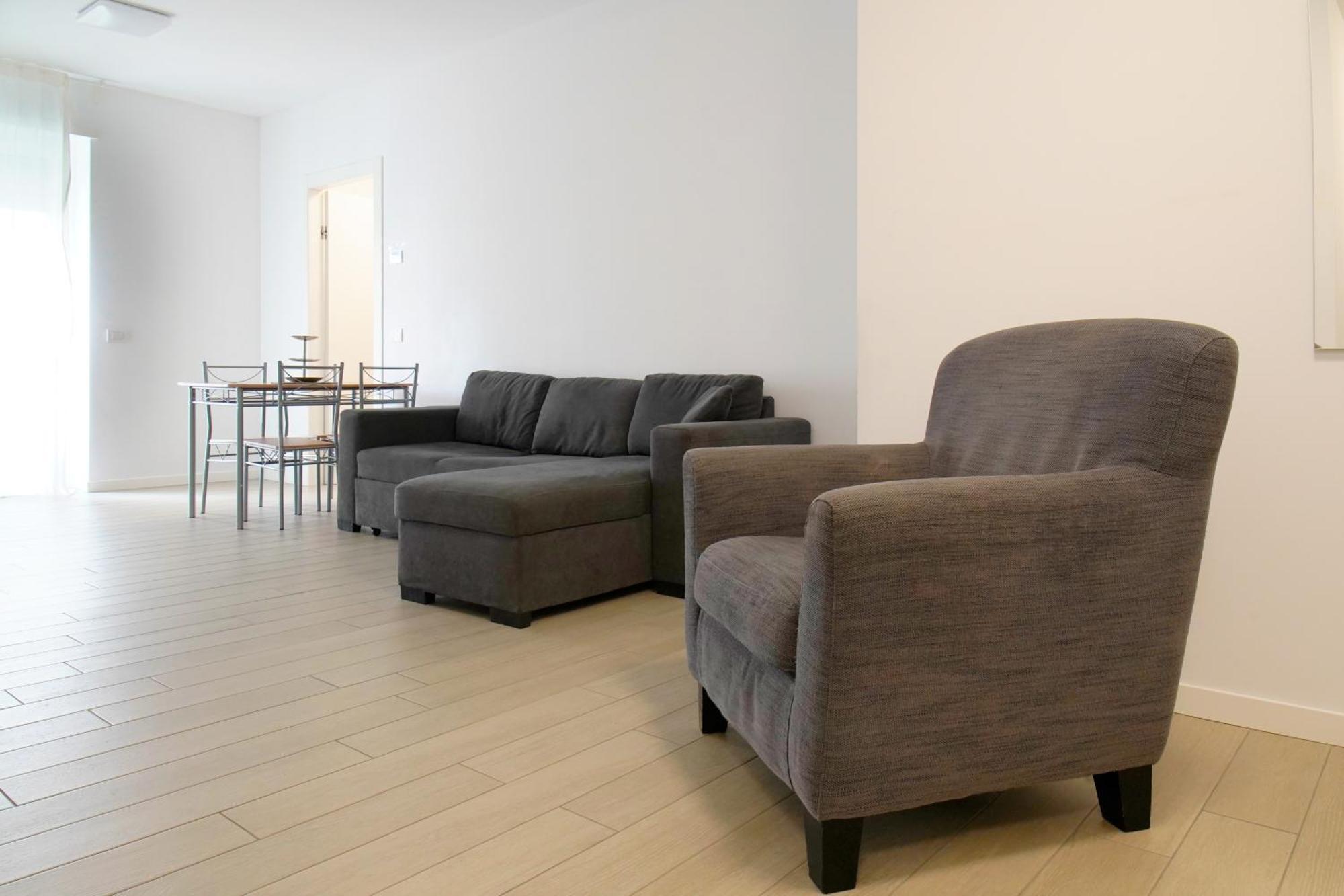 Casa Ideale Tim Appartmanti Moderni Vicina Al Centro Lecco Exterior foto