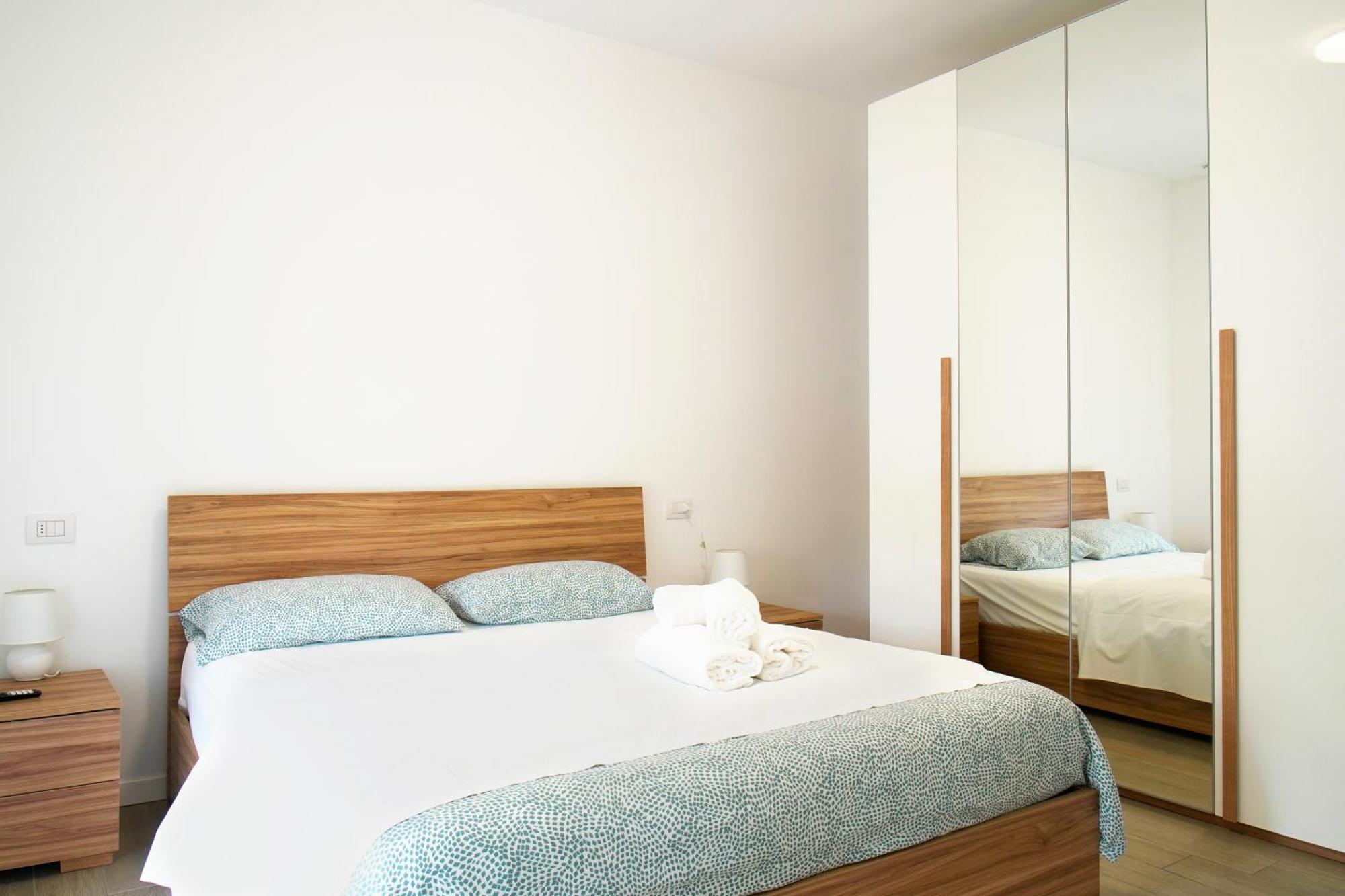 Casa Ideale Tim Appartmanti Moderni Vicina Al Centro Lecco Exterior foto