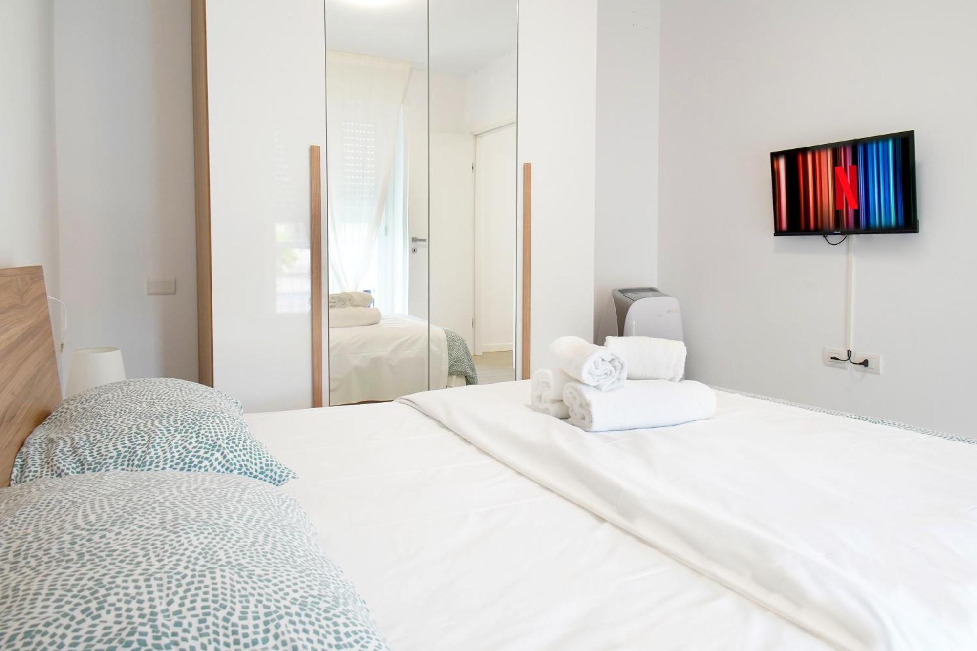 Casa Ideale Tim Appartmanti Moderni Vicina Al Centro Lecco Exterior foto
